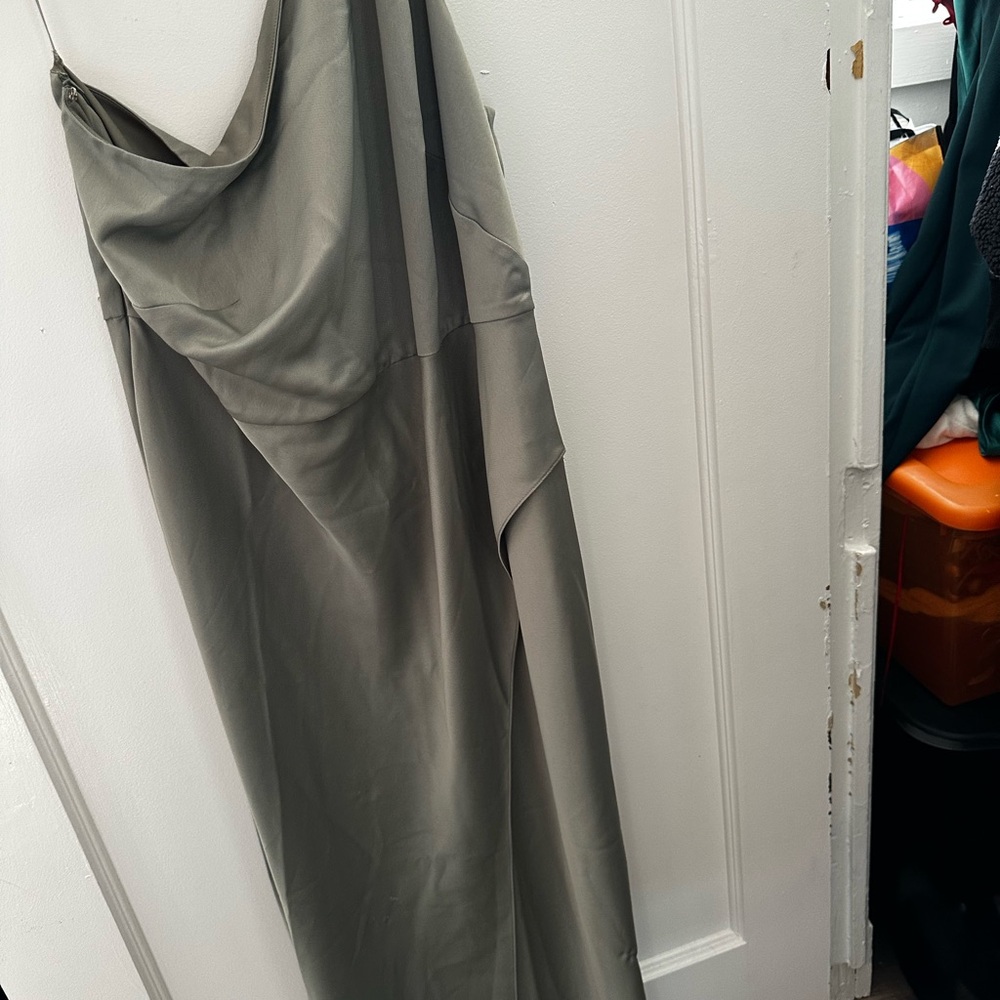 Elegant Green Women’s Dress